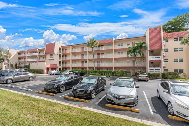 $175,900 | 1040 Country Club Drive, Unit 408, Margate, FL 33063