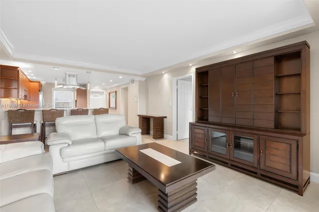 $175,900 | 1040 Country Club Drive, Unit 408, Margate, FL 33063