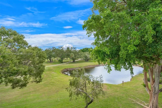 $175,900 | 1040 Country Club Drive, Unit 408, Margate, FL 33063