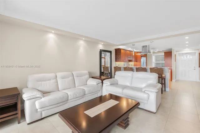 $175,900 | 1040 Country Club Drive, Unit 408, Margate, FL 33063