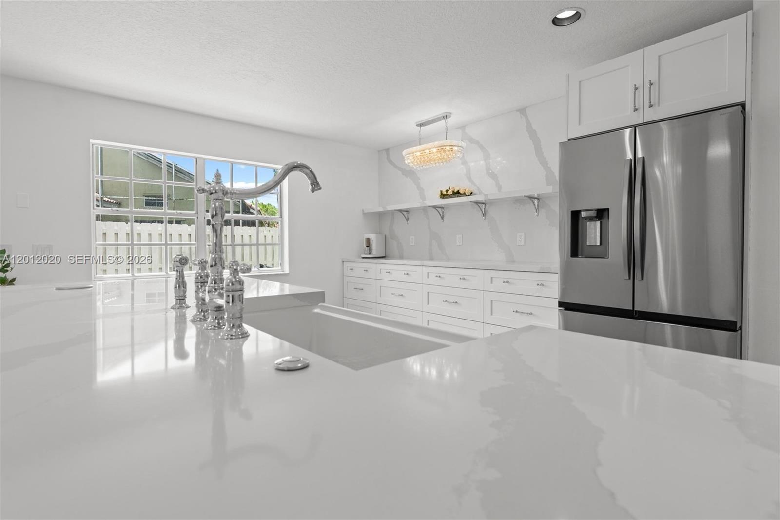 303 Bridgeton Road Weston, FL 33326 - Photo 5 of 52