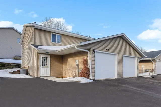 $175,000 | 406 Whispering Lane, Hastings, MN 55033