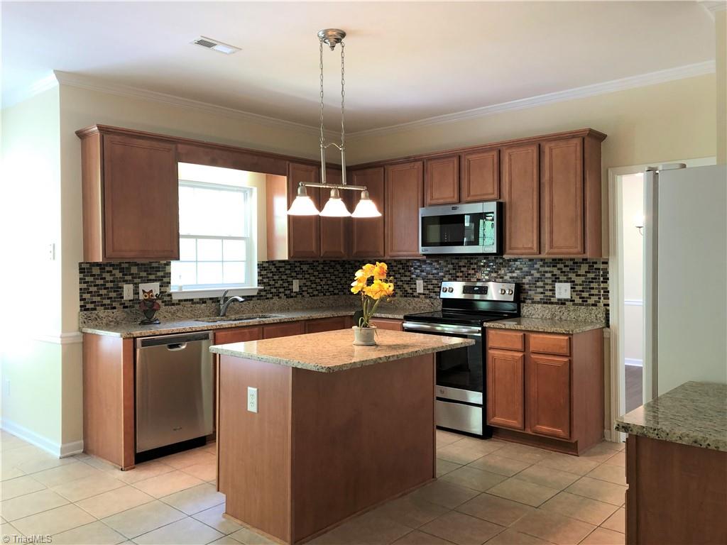 4508 Ridgefall Road Greensboro, NC 27410 - Photo 3 of 40