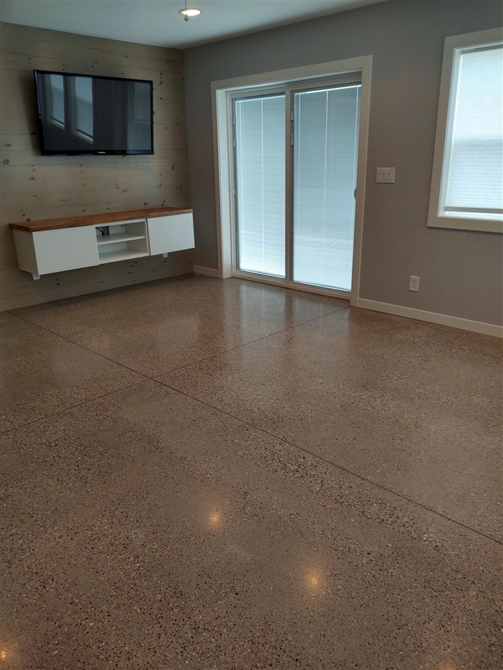 10807 South Fritz Road Maple City, MI 49664 - Photo 6 of 10 1890140-5.JPG
