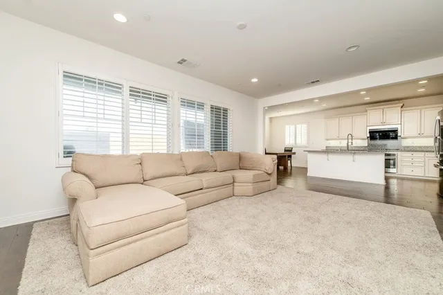 $1,099,900 | 6842 Lucite Drive, Eastvale, CA 92880