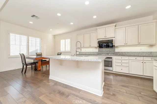 $1,099,900 | 6842 Lucite Drive, Eastvale, CA 92880