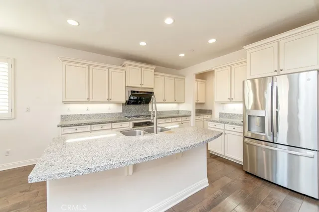 $1,099,900 | 6842 Lucite Drive, Eastvale, CA 92880