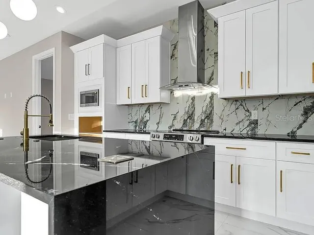 $599,900 | 2839 60th Avenue North, St. Petersburg, FL 33714