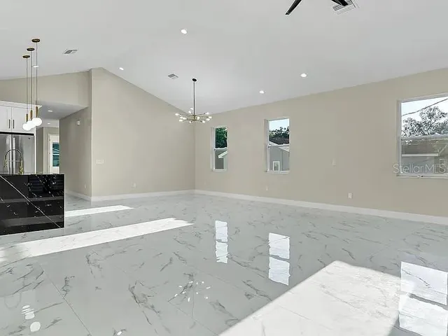 $599,900 | 2839 60th Avenue North, St. Petersburg, FL 33714