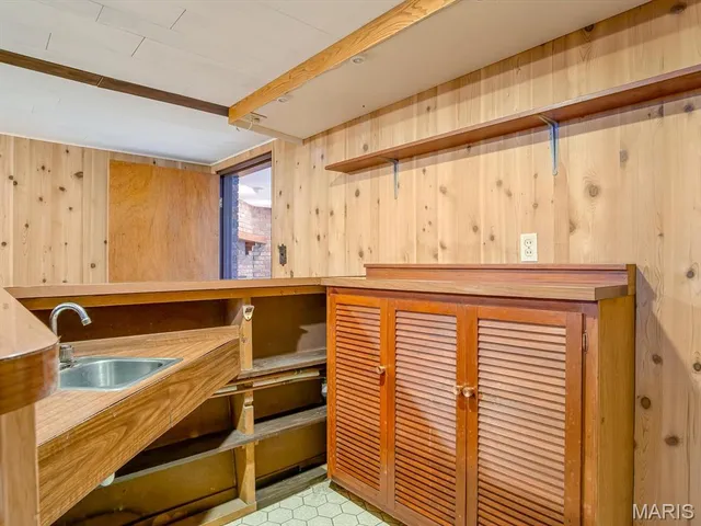 $375,000 | 2430 Beckmann Road, Lenzburg, IL 62255