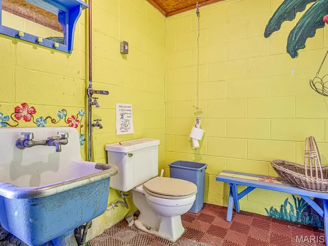 $375,000 | 2430 Beckmann Road, Lenzburg, IL 62255