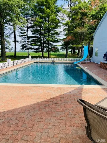 $375,000 | 2430 Beckmann Road, Lenzburg, IL 62255