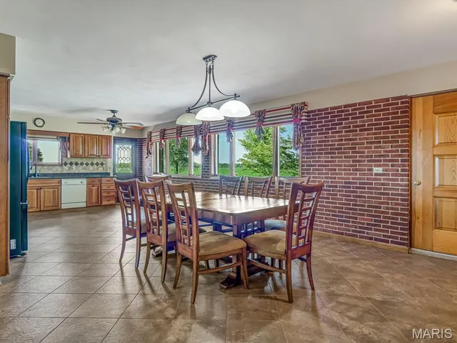 $375,000 | 2430 Beckmann Road, Lenzburg, IL 62255