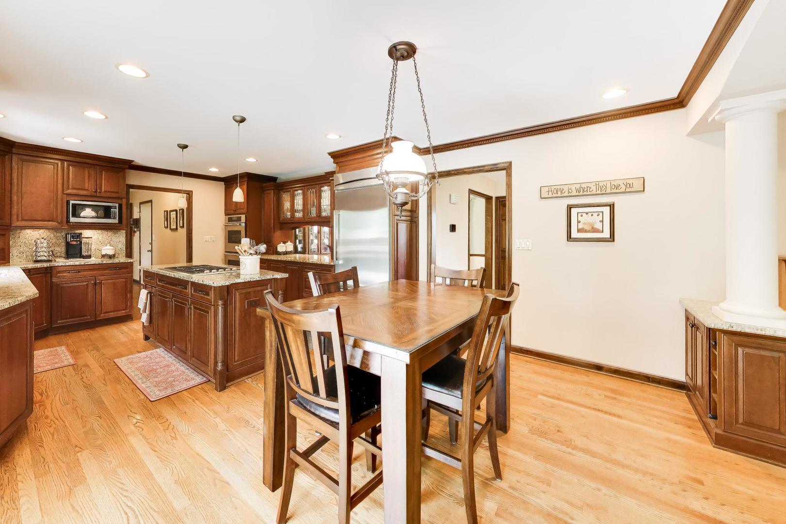 2302 Lisa Court Rolling Meadows, IL 60067 - Photo 11 of 46