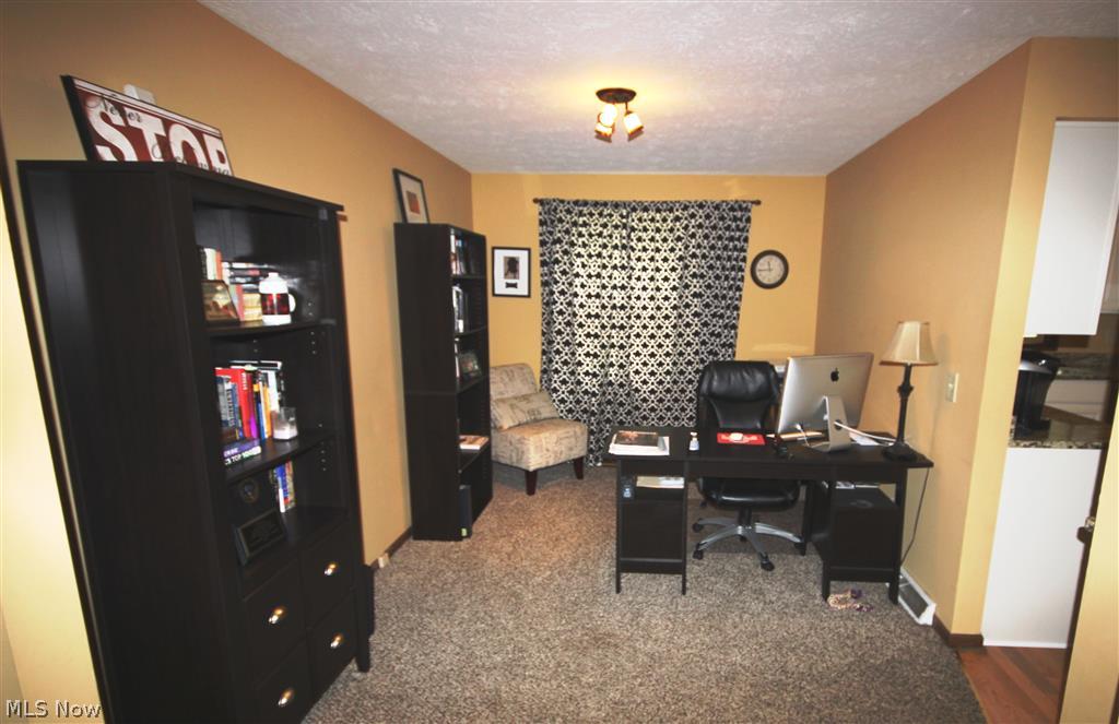 3378 Shellburne Avenue Northwest Canton, OH 44708 - Photo 4 of 16 Gallery Image 4
