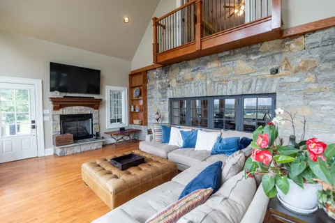 $1,600,000 | 2990 McGavock Pike, Nashville, TN 37214