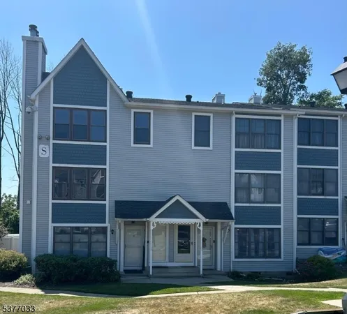 $2,300 | 45 Burlington Court, Hamburg, NJ 07419