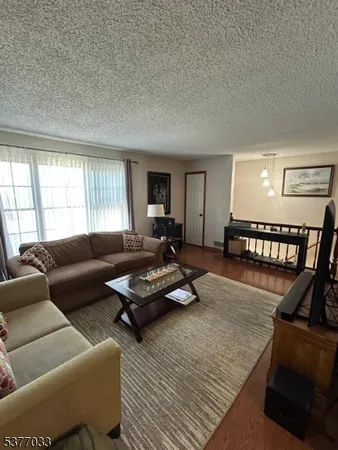 $2,300 | 45 Burlington Court, Hamburg, NJ 07419