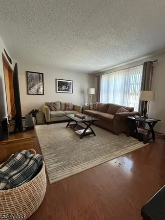 $2,300 | 45 Burlington Court, Hamburg, NJ 07419