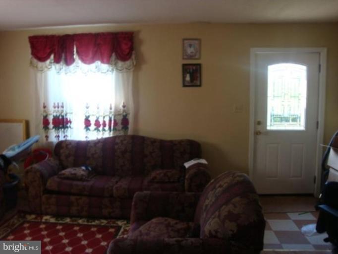 11711 Kingtree Street Silver Spring, MD 20902 - Photo 4 of 4 Living Room #2