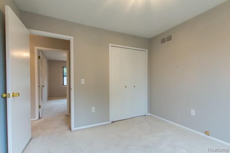 985 Stag Ridge Road Rochester Hills, MI 48309 - Photo 24 of 33