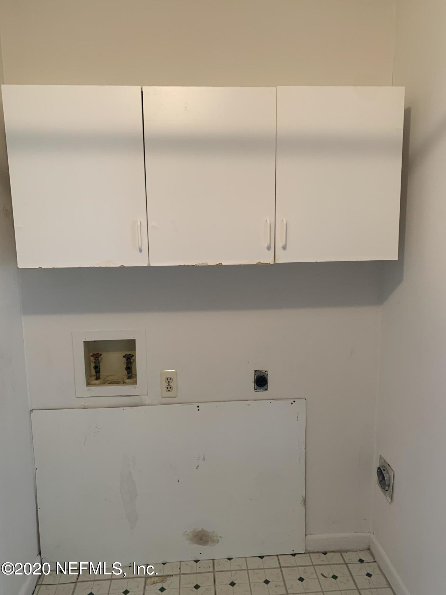 420 Southwest Naha Street Keystone Heights, FL 32656 - Photo 18 of 29 a view of kitchen with marble wall