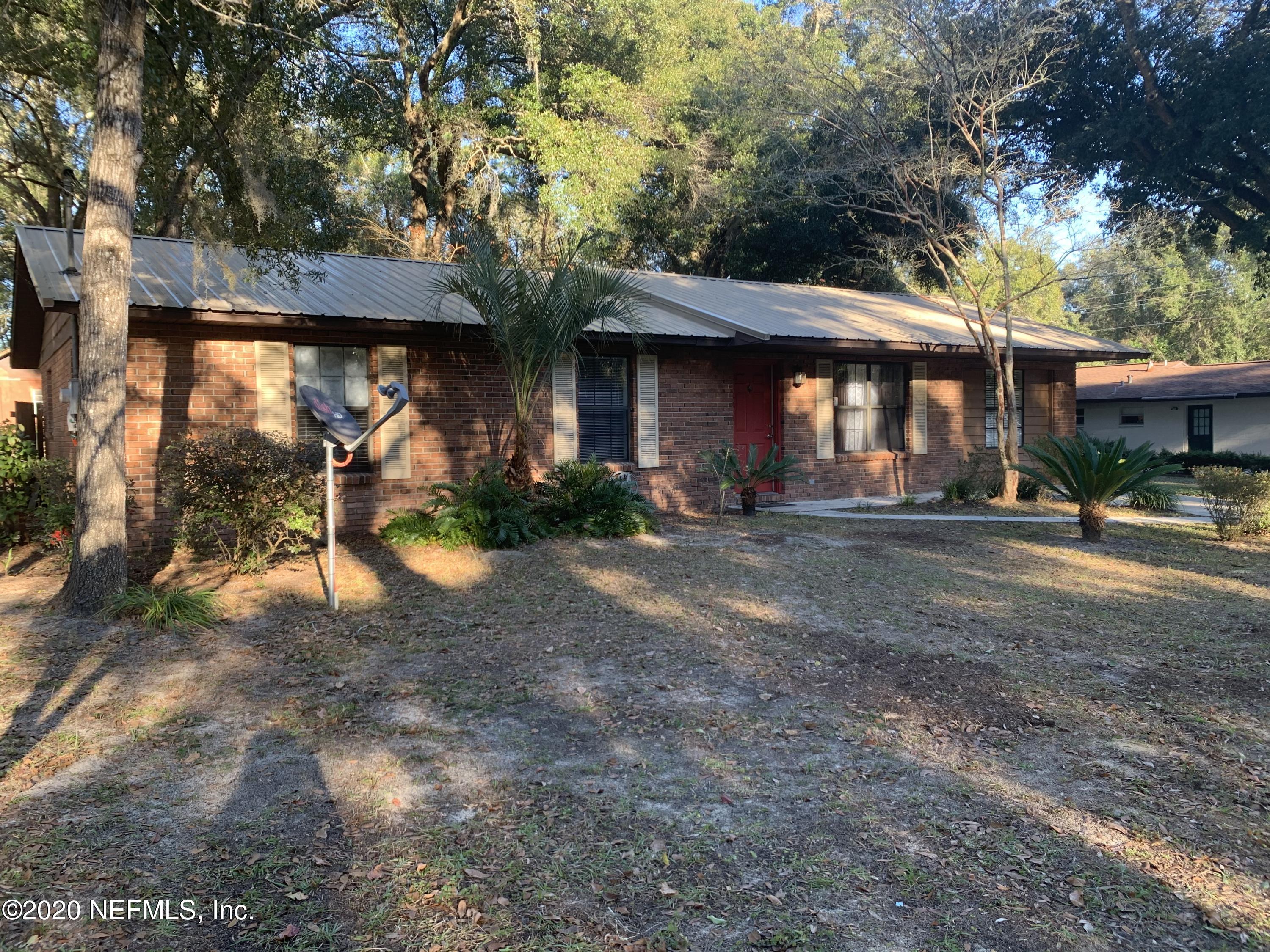 420 Southwest Naha Street Keystone Heights, FL 32656 - Photo 4 of 29 a view of a building with a street
