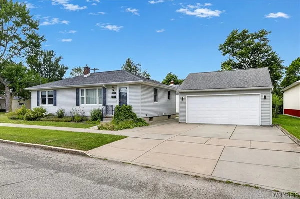 $209,900 | 9920 Moschel Court, Niagara Falls, NY 14304
