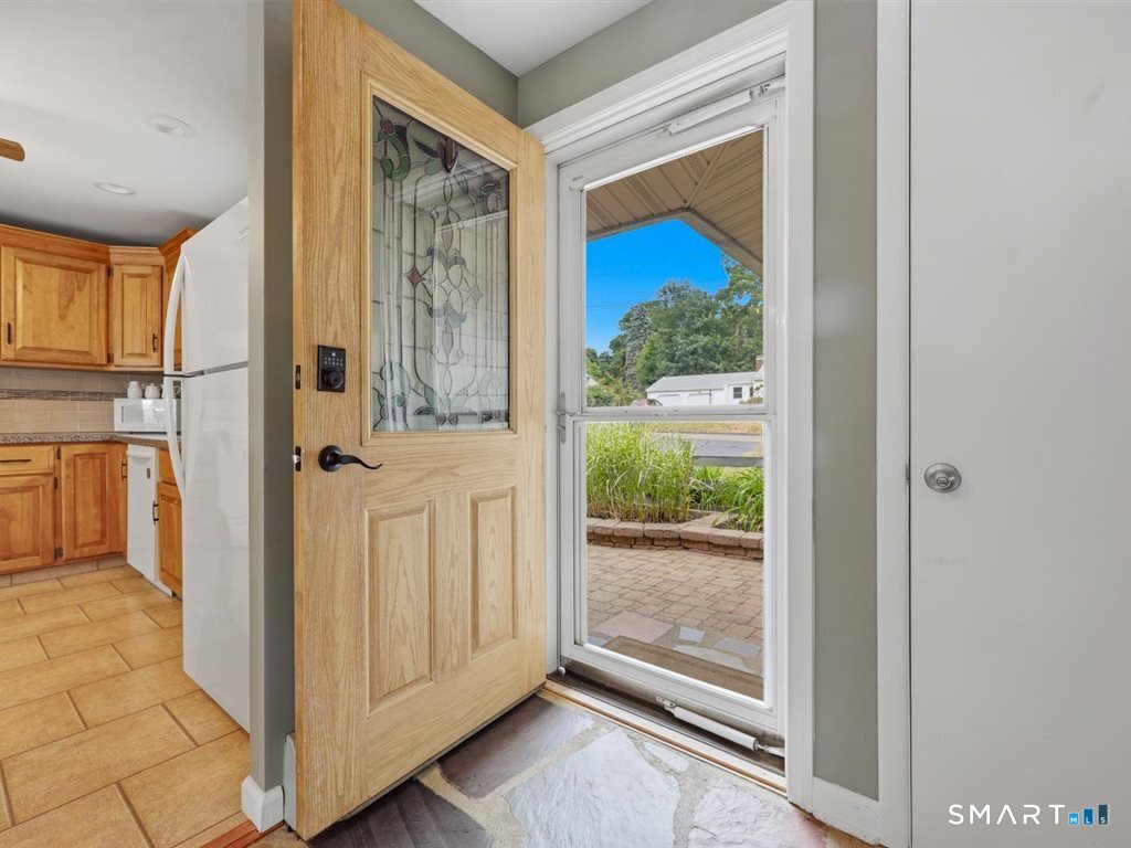 12 Wooding Road Wallingford, CT 06492 - Photo 2 of 40
