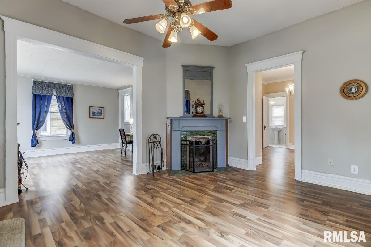 1130 Osburn Avenue Springfield, IL 62702 - Photo 3 of 42 Gallery Image 3