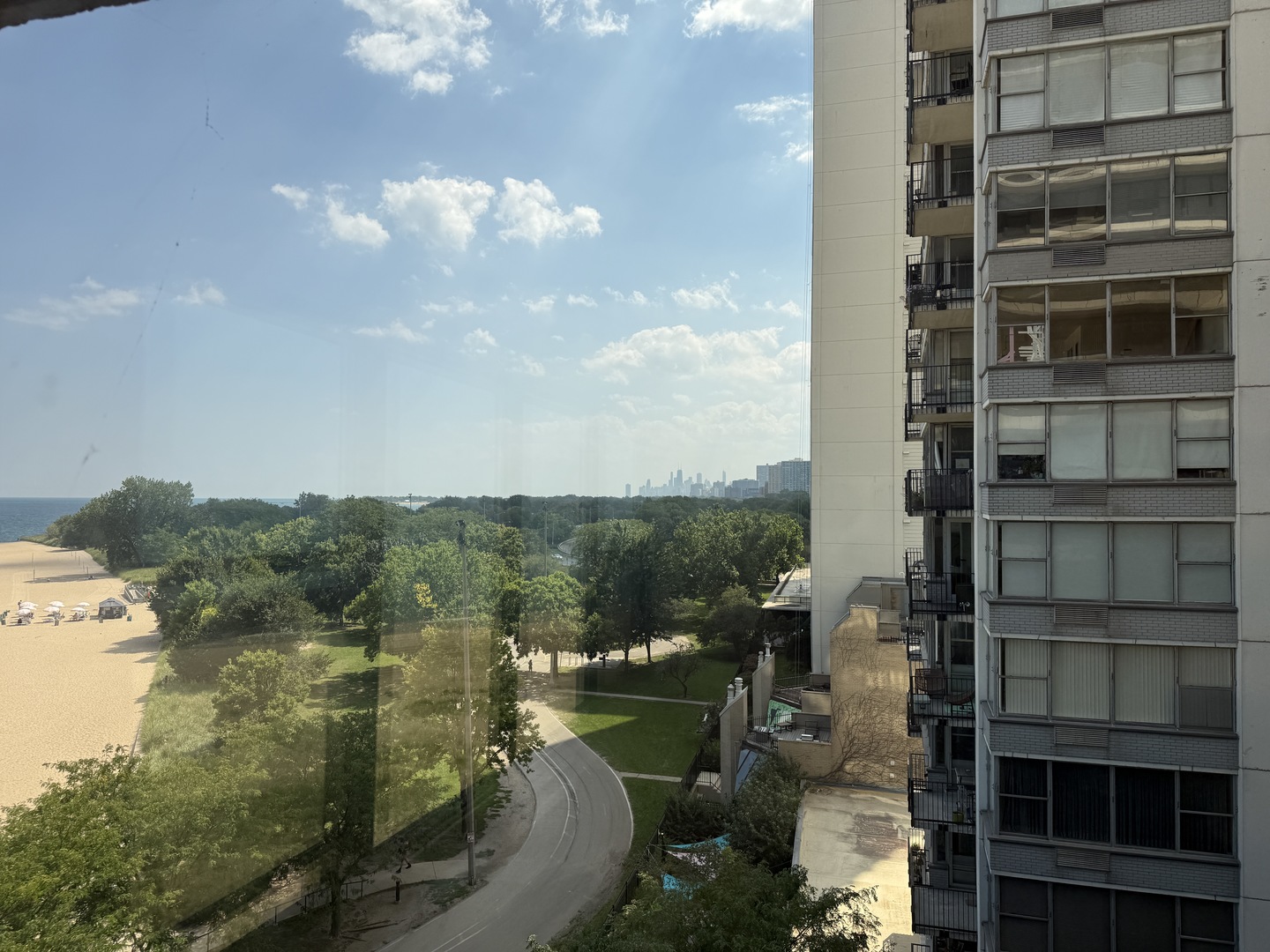 5801 North Sheridan Road, Unit 7D Chicago, IL 60660 - Photo 3 of 34 Gallery Image 3