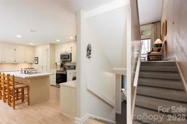 $1,047,500 | 24 East Toxaway Shores, Unit 20, Lake Toxaway, NC 28747
