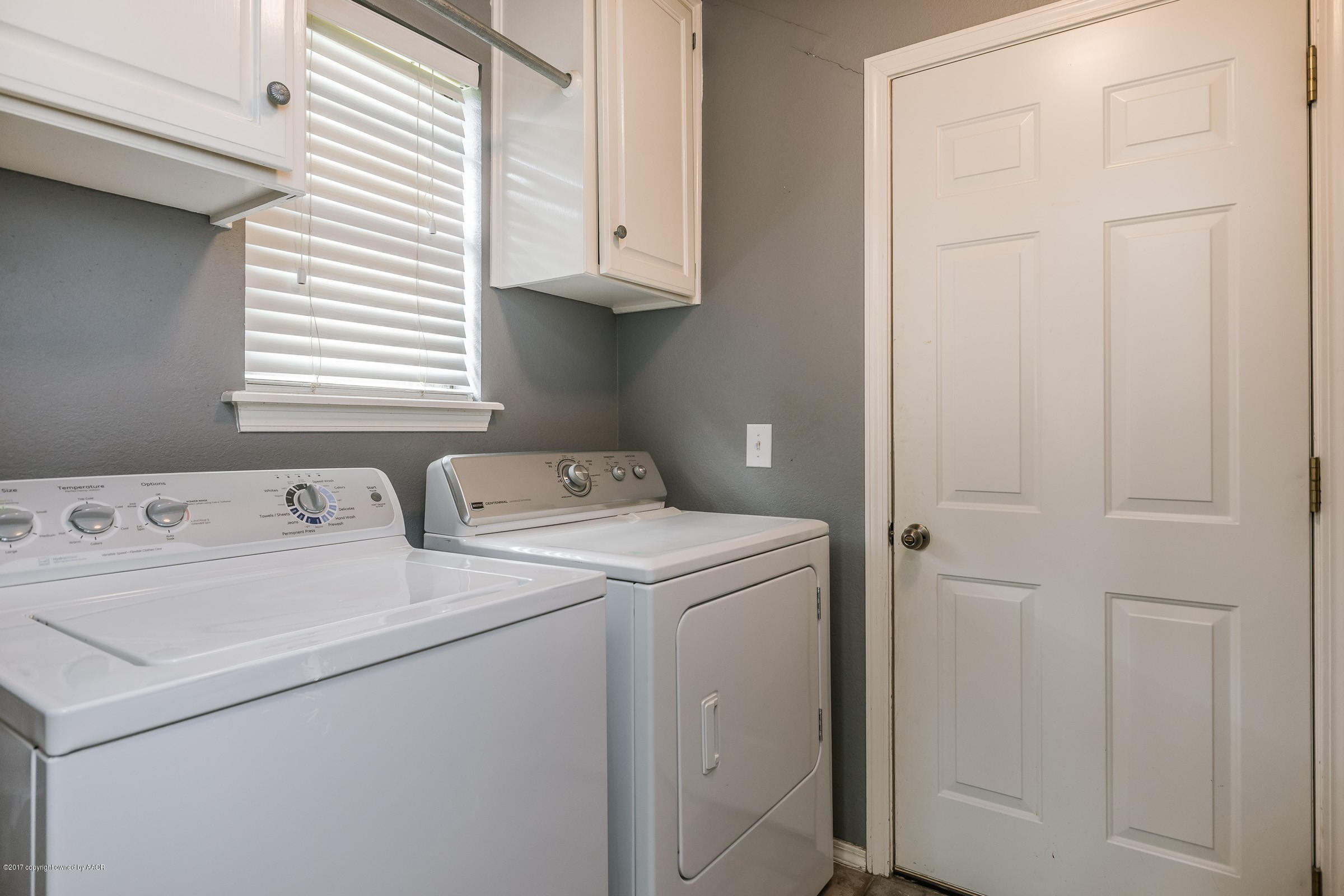 6608 Drexel Road Amarillo, TX 79109 - Photo 12 of 23 012_Utility Room_