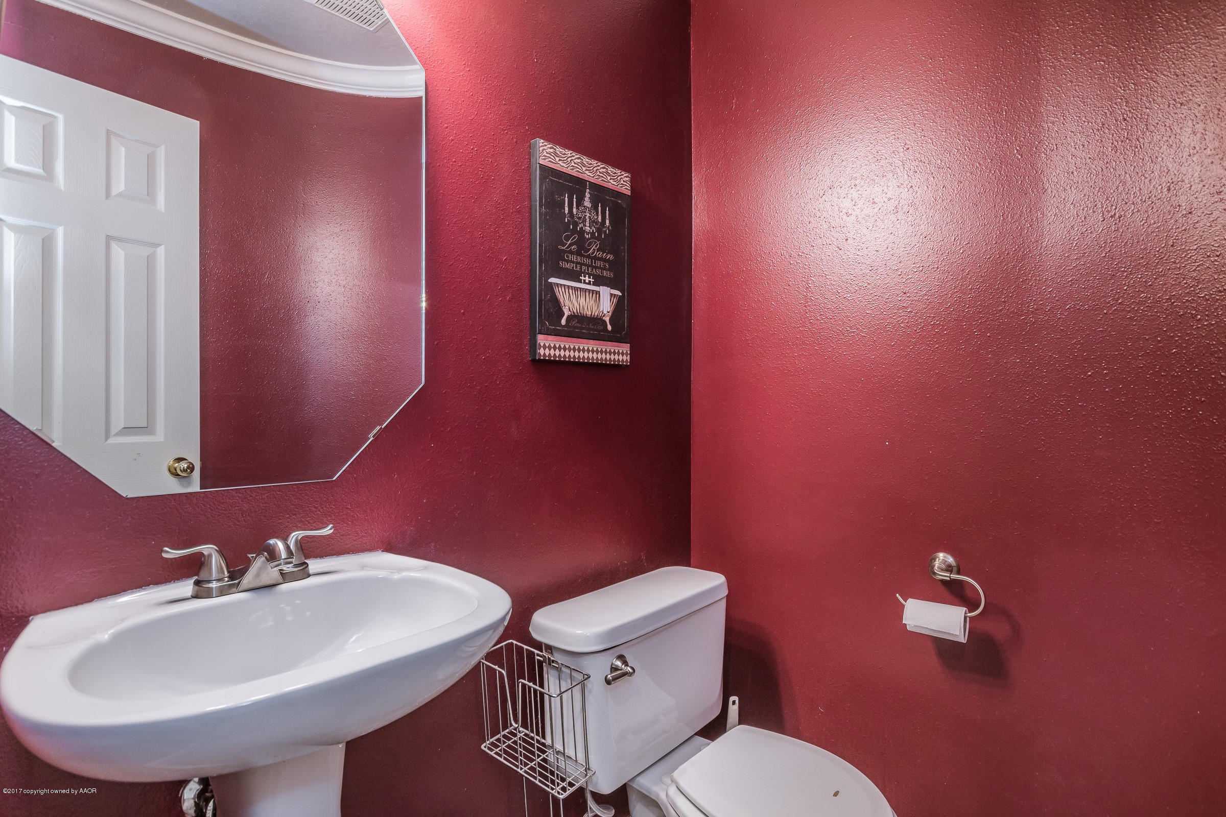 6608 Drexel Road Amarillo, TX 79109 - Photo 6 of 23 006_Powder Room_