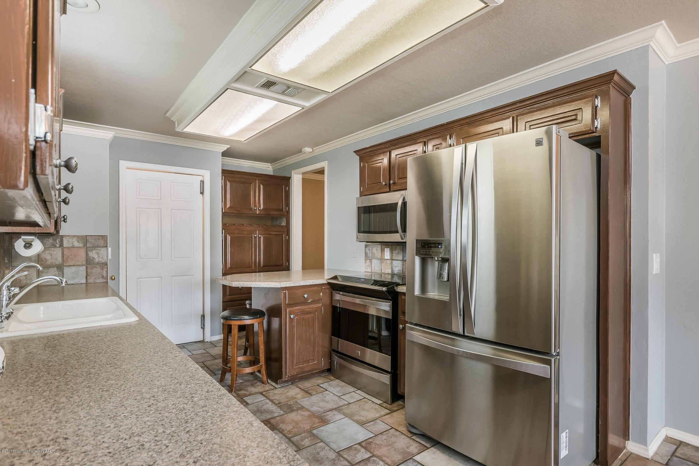 6608 Drexel Road Amarillo, TX 79109 - Photo 10 of 23 010_Kitchen_-2