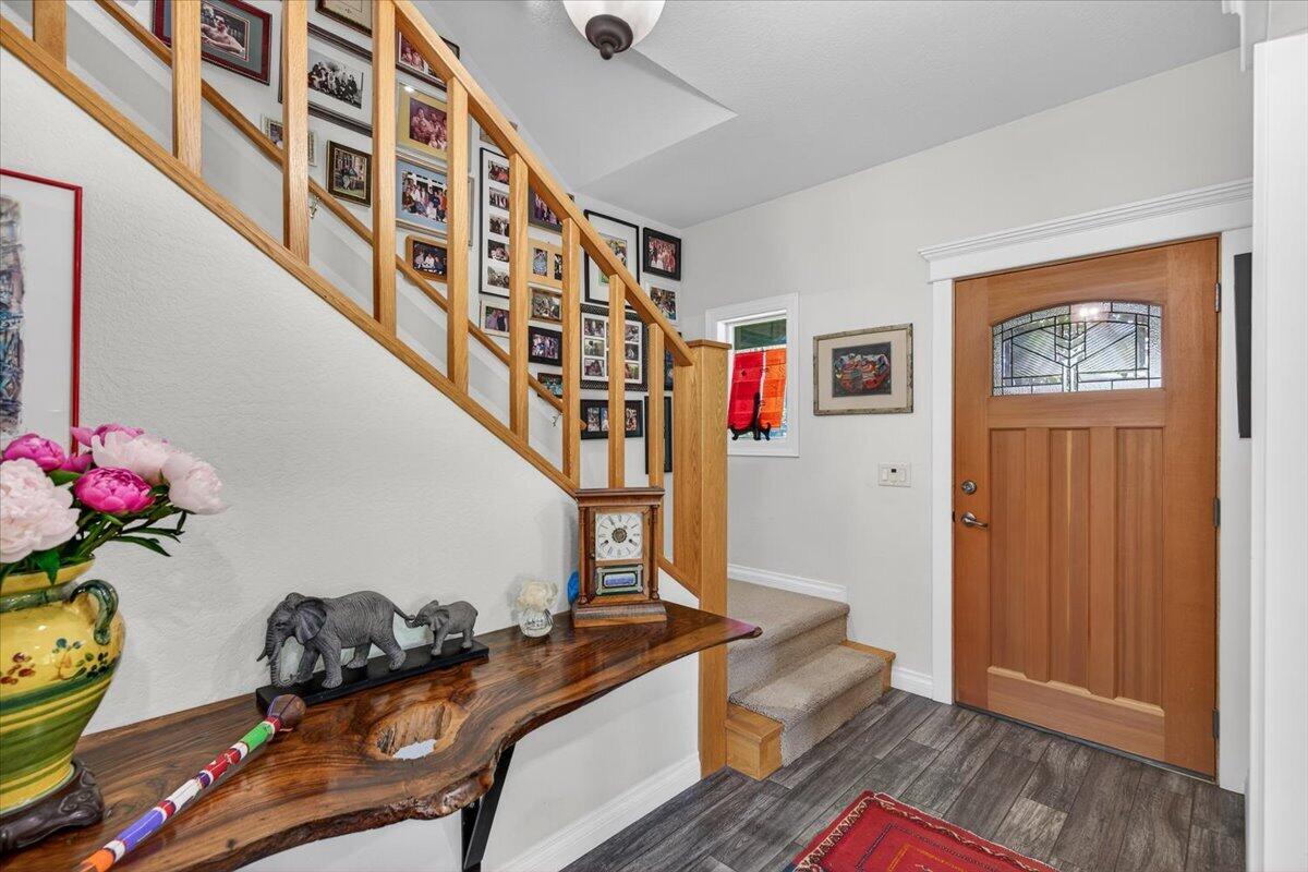 39 East Valley View Road Ashland, OR 97520 - Photo 15 of 73 20-19
