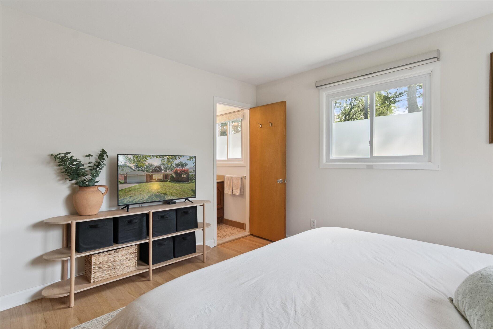 2789 Colony Road Ann Arbor, MI 48104 - Photo 24 of 66 27-2789-Colony-Rd-Ann-Arbor-MI-48104-Win
