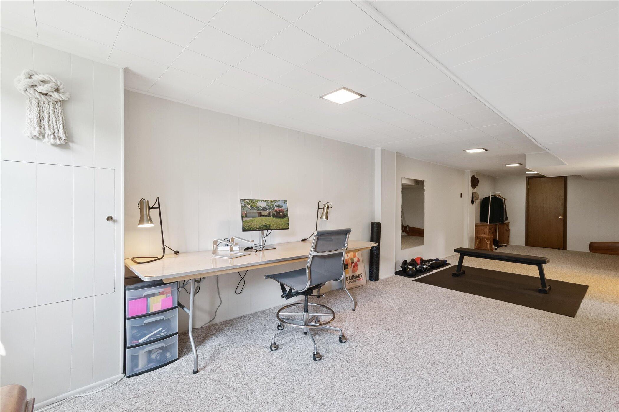 2789 Colony Road Ann Arbor, MI 48104 - Photo 37 of 66 40-2789-Colony-Rd-Ann-Arbor-MI-48104-Win