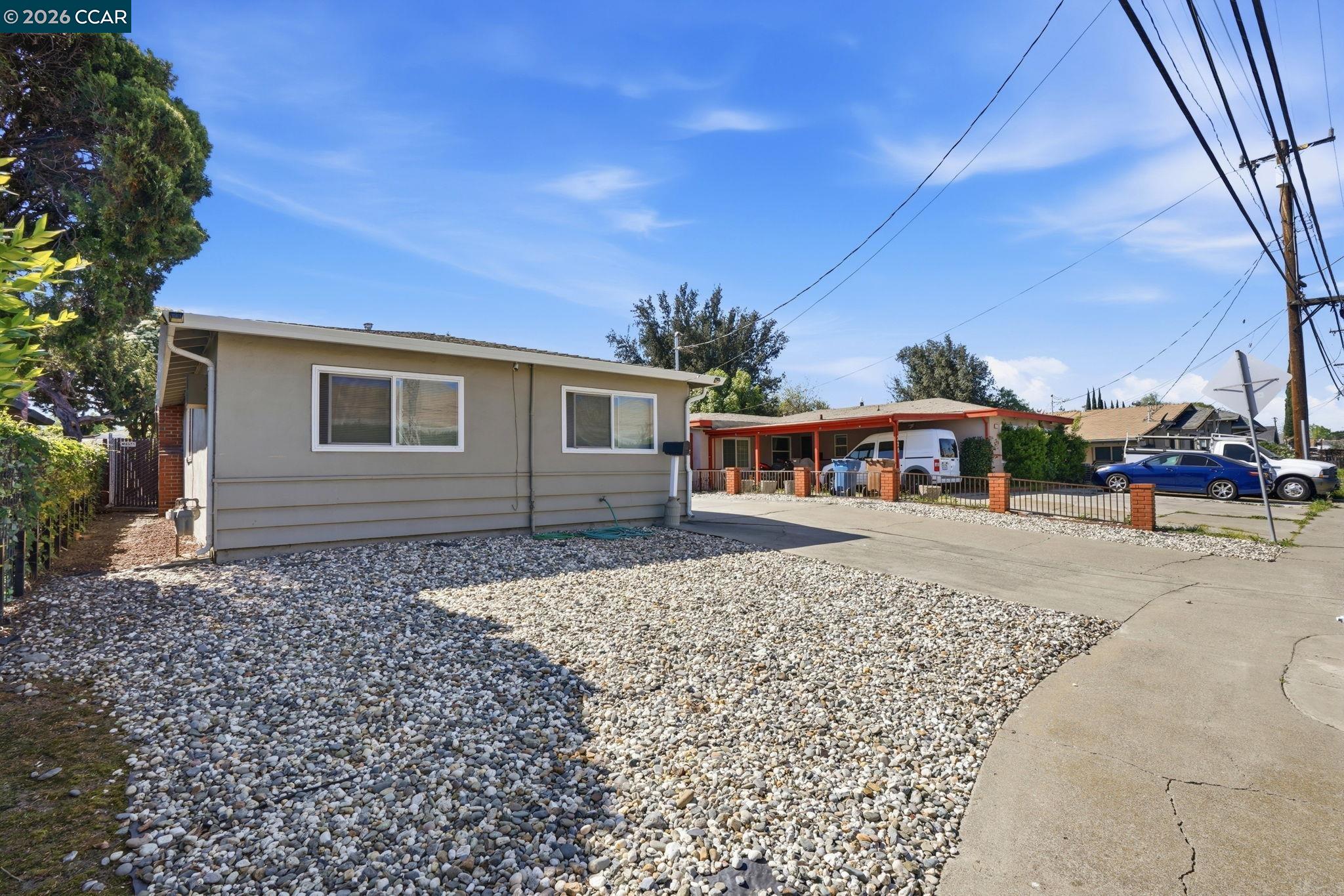 322 East Tregallas Road Antioch, CA 94509 - Photo 3 of 23