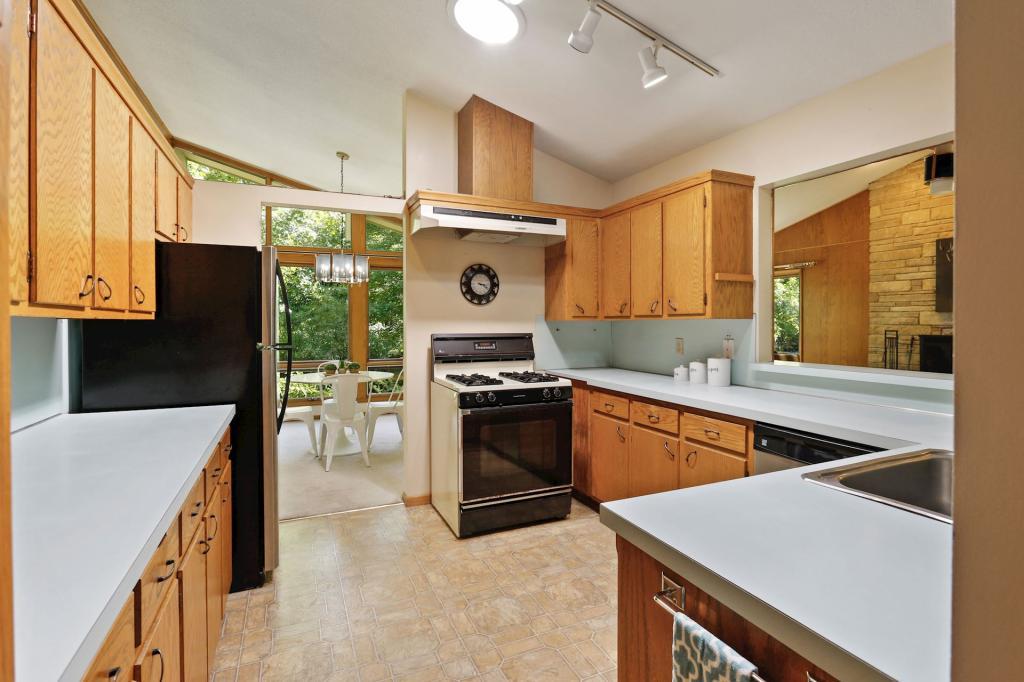 567 Rice Creek Terrace Northeast Fridley, MN 55432 - Photo 11 of 43 Gallery Image 11