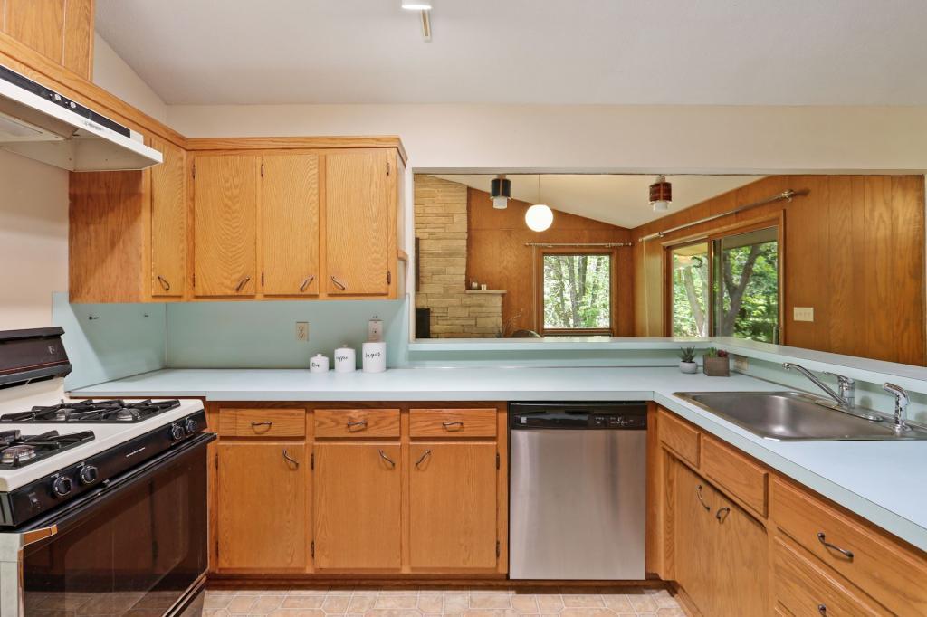 567 Rice Creek Terrace Northeast Fridley, MN 55432 - Photo 12 of 43 Gallery Image 12