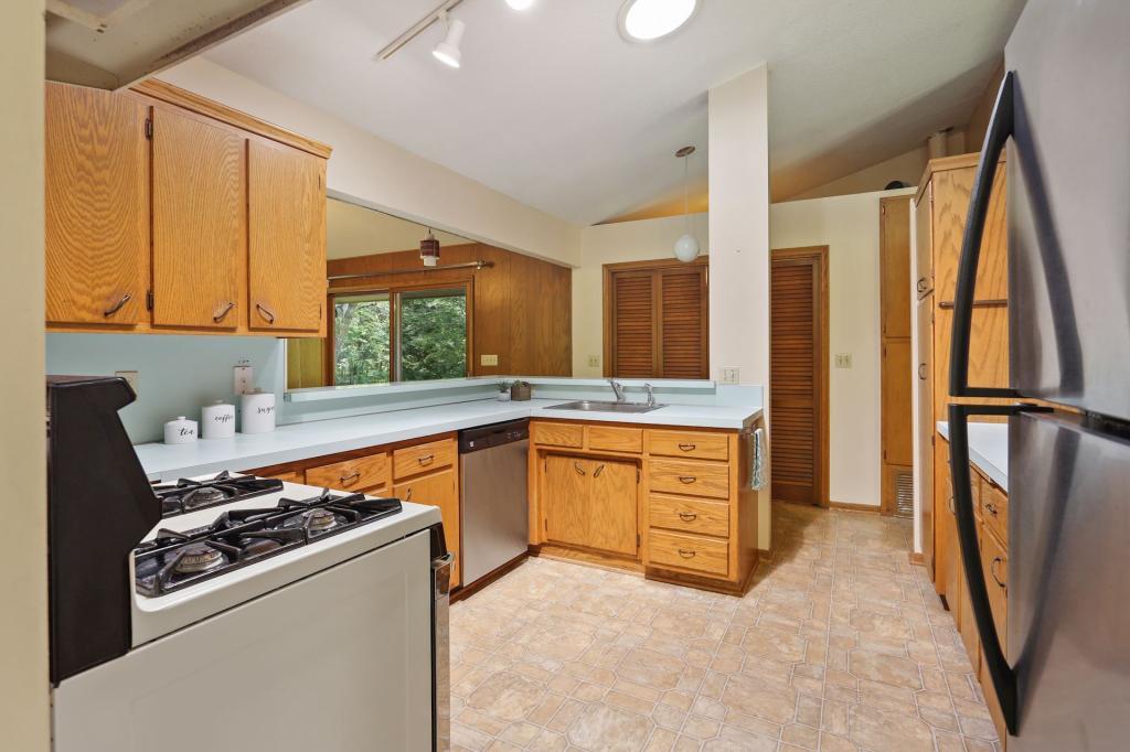 567 Rice Creek Terrace Northeast Fridley, MN 55432 - Photo 10 of 43 Gallery Image 10