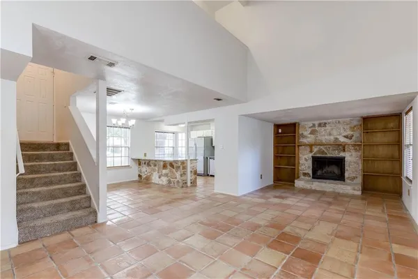 $2,600 | 4200 Everest Lane, Austin, TX 78727