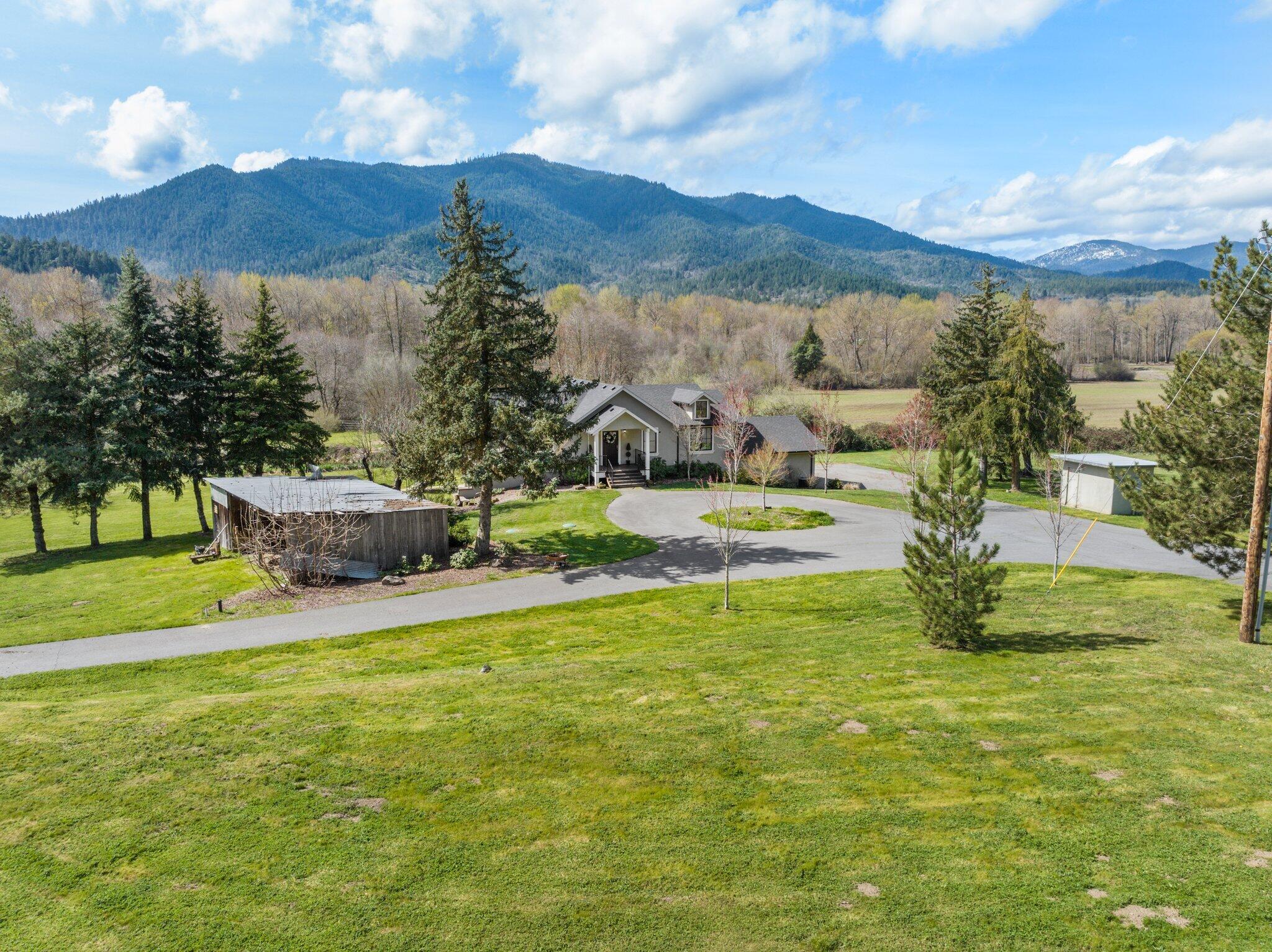 10999 North Applegate Road Grants Pass, OR 97527 - Photo 3 of 96 29-web-or-mls-DJI_0416