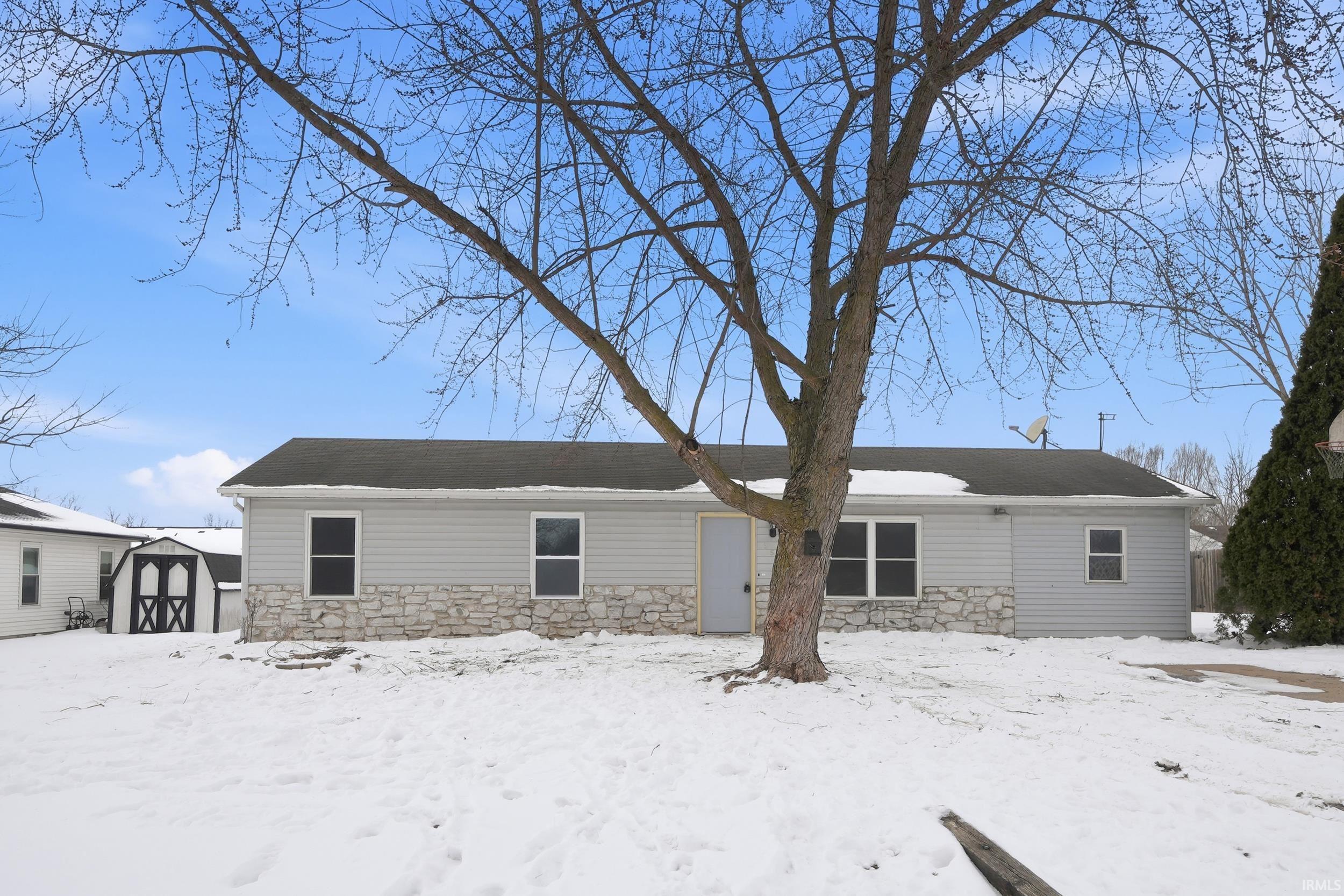 555 South Best Street Waterloo, IN 46793 - Photo 2 of 35