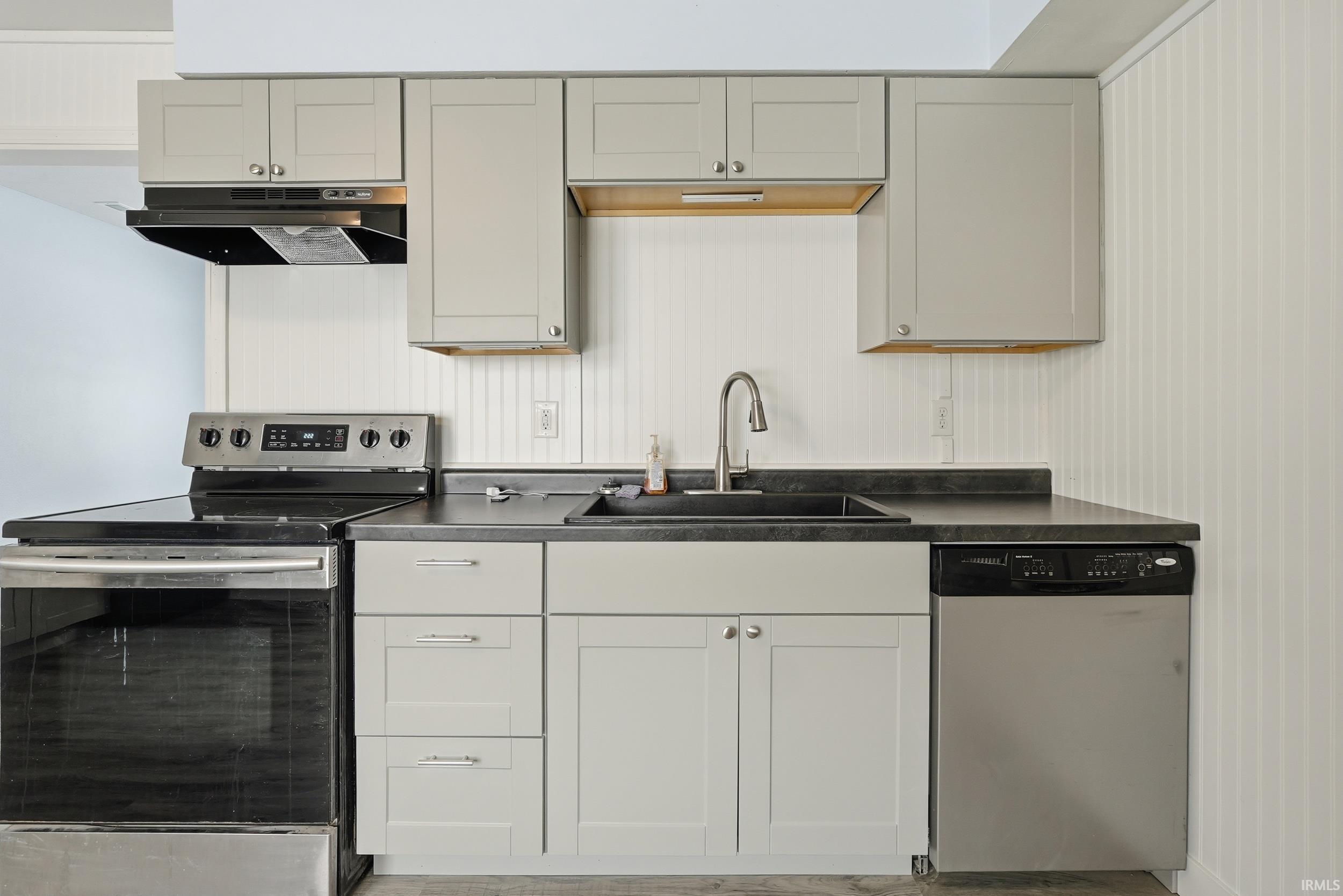 555 South Best Street Waterloo, IN 46793 - Photo 10 of 35