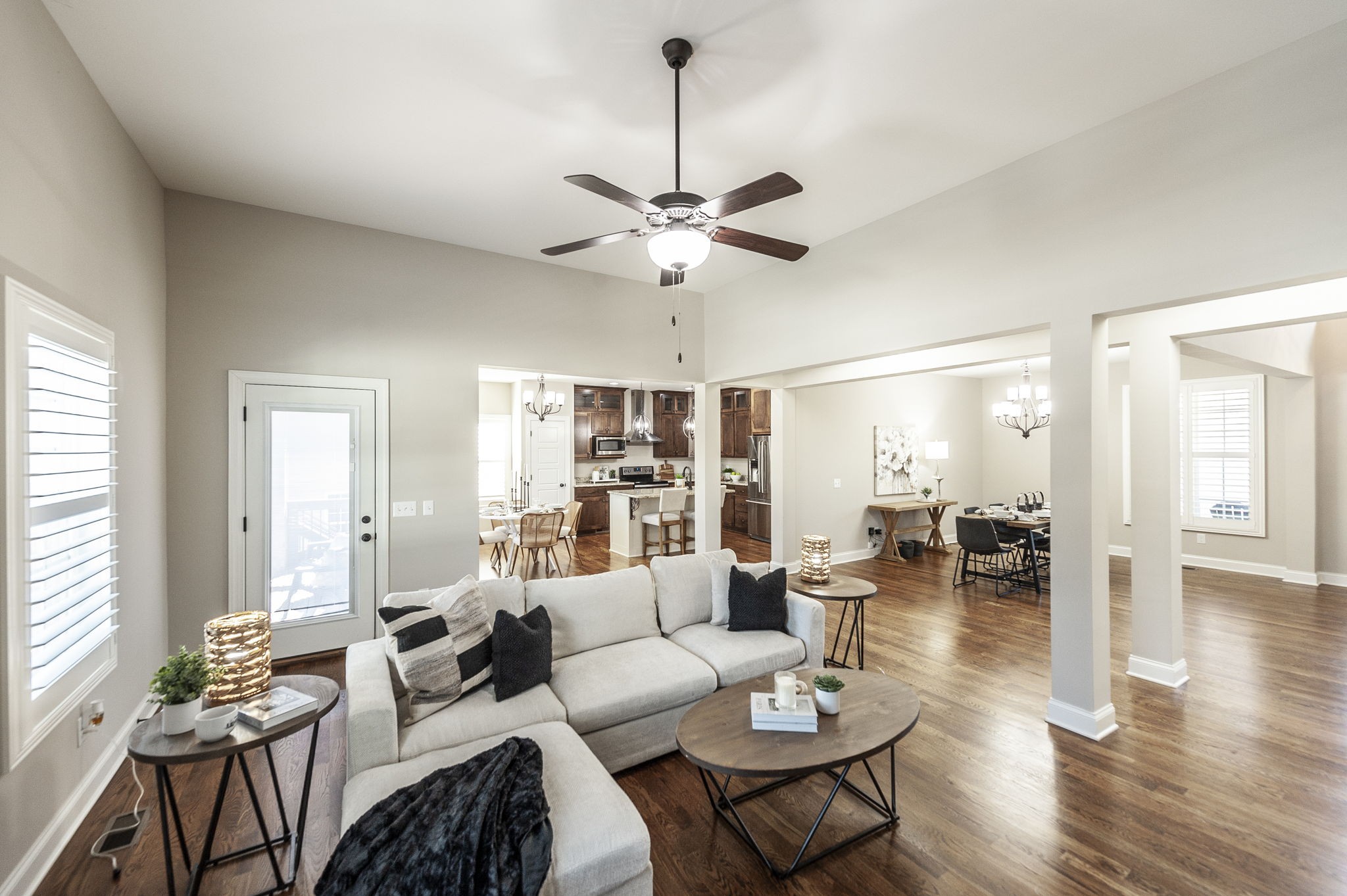 5563 Stacy Springs Road Springfield, TN 37172 - Photo 16 of 73 a living room with furniture