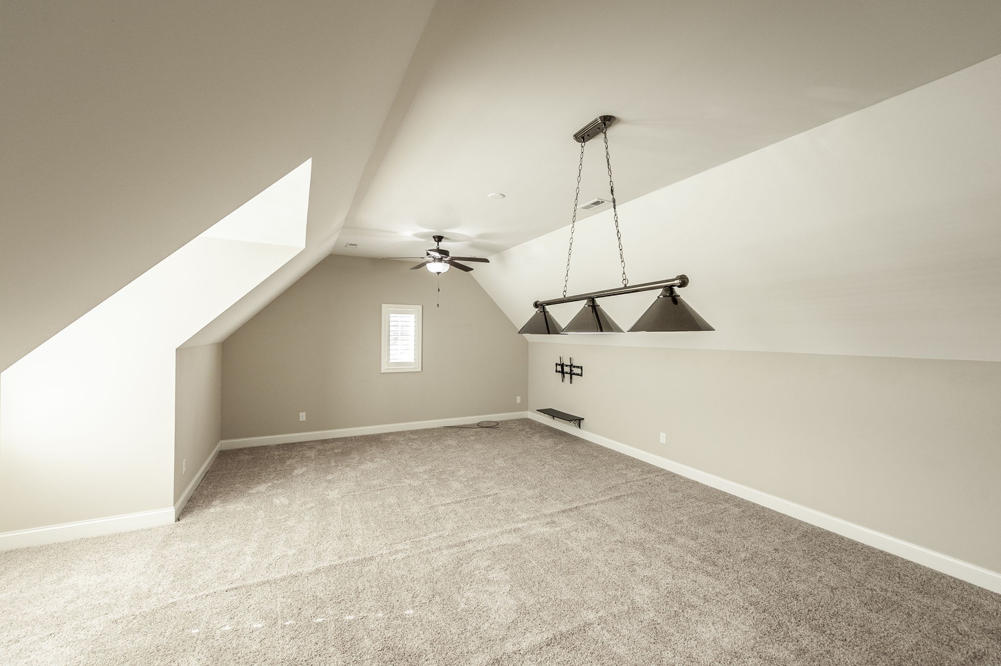 5563 Stacy Springs Road Springfield, TN 37172 - Photo 45 of 73 a view of a room with a ceiling fan