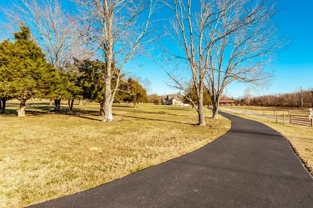 $849,900 | 5563 Stacy Springs Road, Springfield, TN 37172