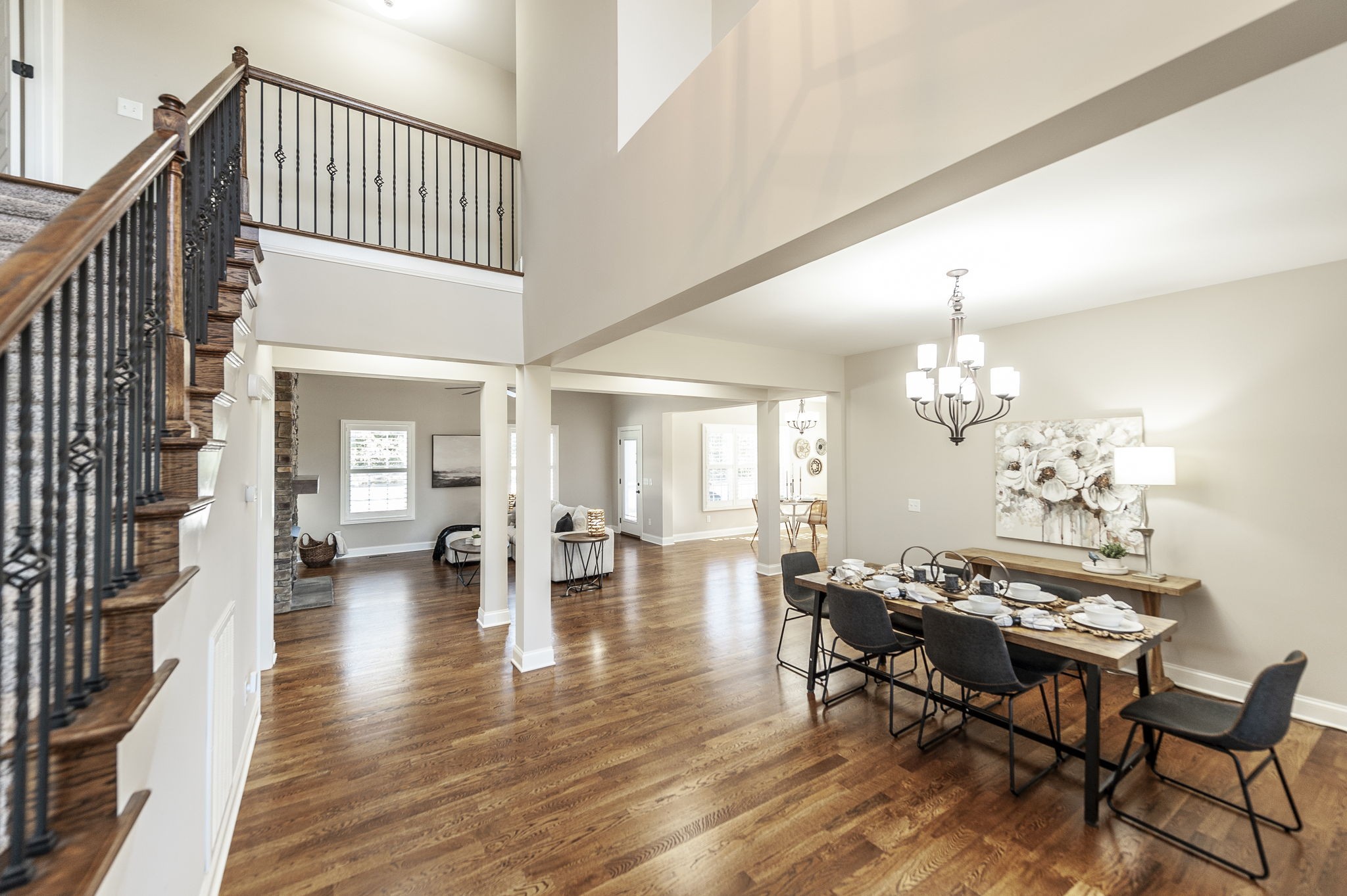 5563 Stacy Springs Road Springfield, TN 37172 - Photo 8 of 73 a view of a livingroom and dining room